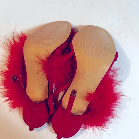 LILIANA RED FEATHER HEELS Sz 7 Women - Picture 9 of 11